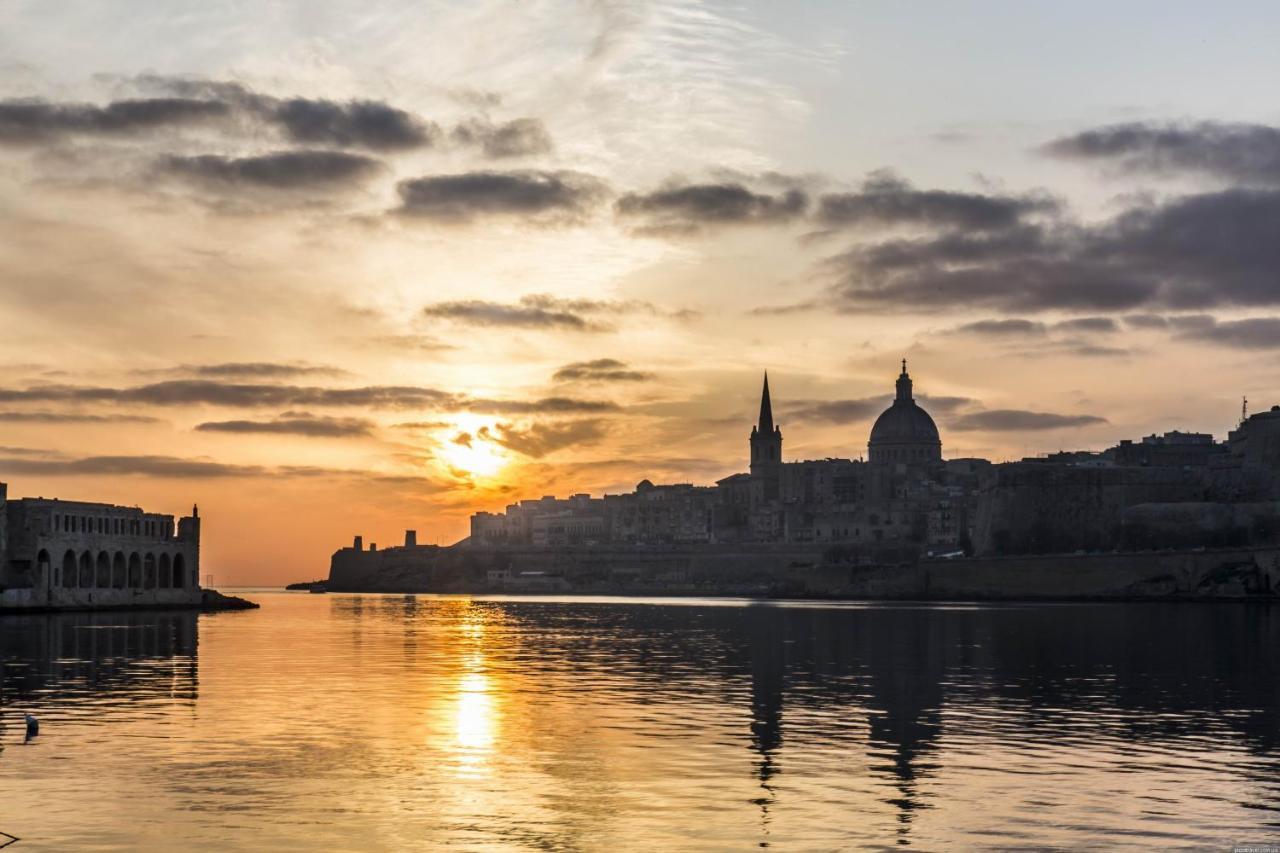 Luxe With Valletta And Harbour Views Sliema