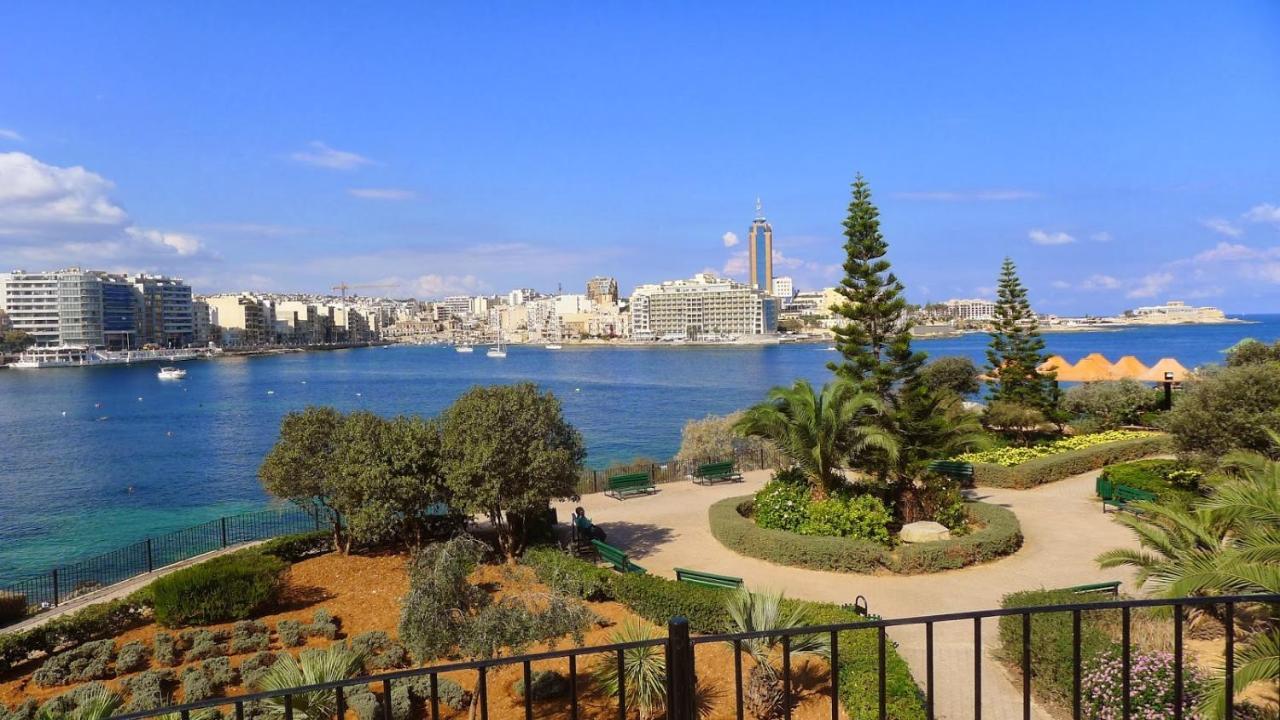Luxe With Valletta And Harbour Views